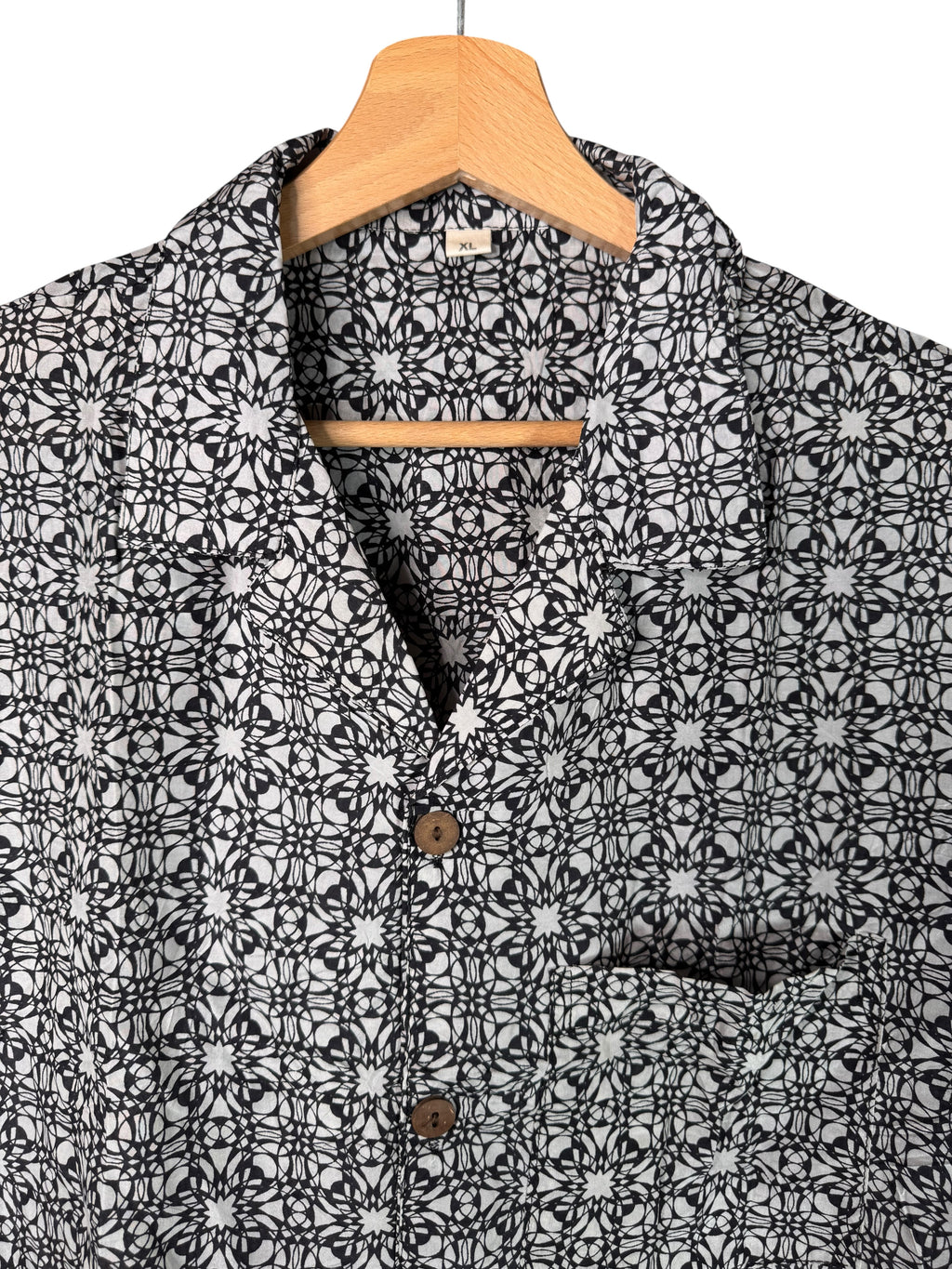 Camicia in Seta Sari Caleidoscopica Bianco Nero Unisex - Taglia XL