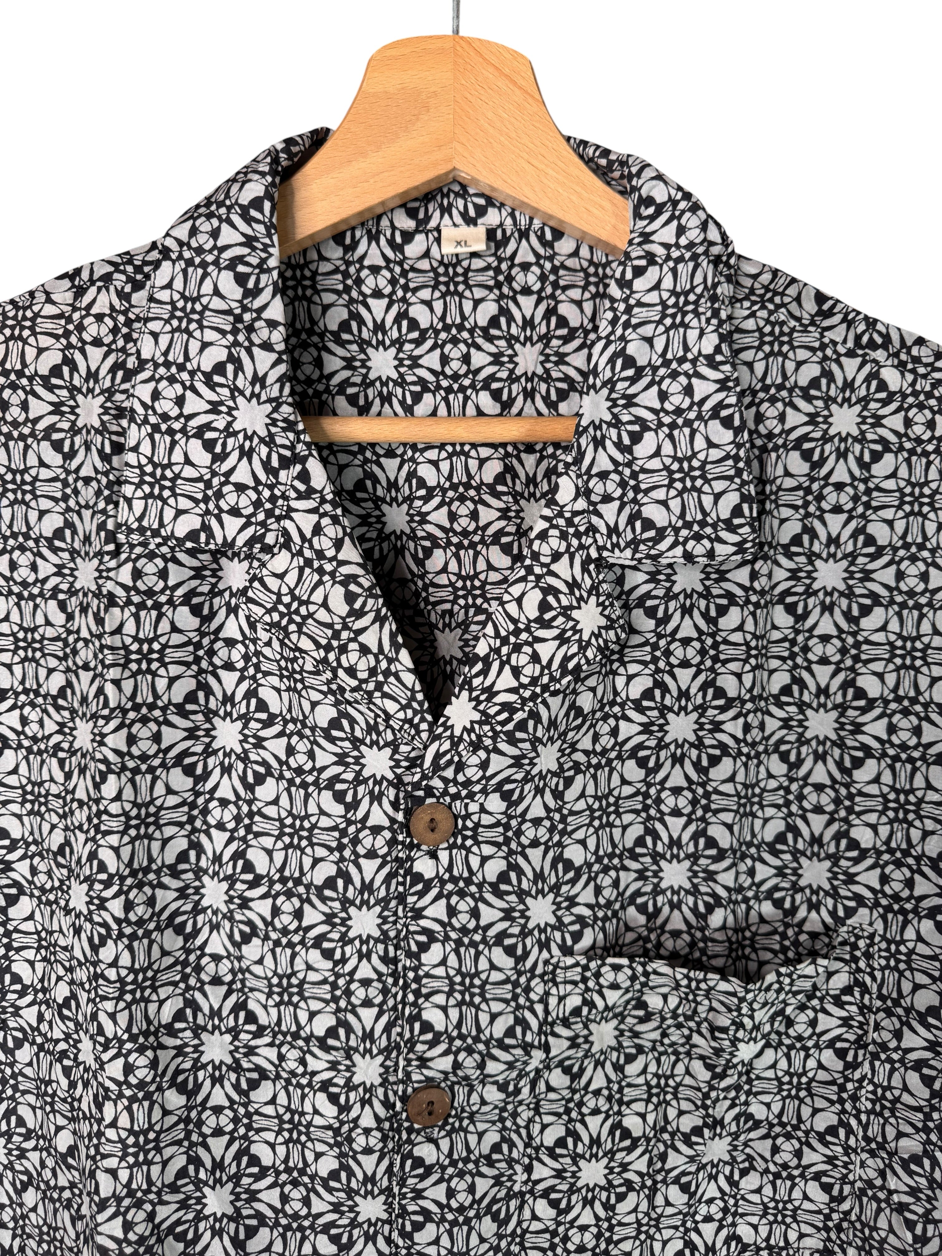 Camicia in Seta Sari Caleidoscopica Bianco Nero Unisex - Taglia XL