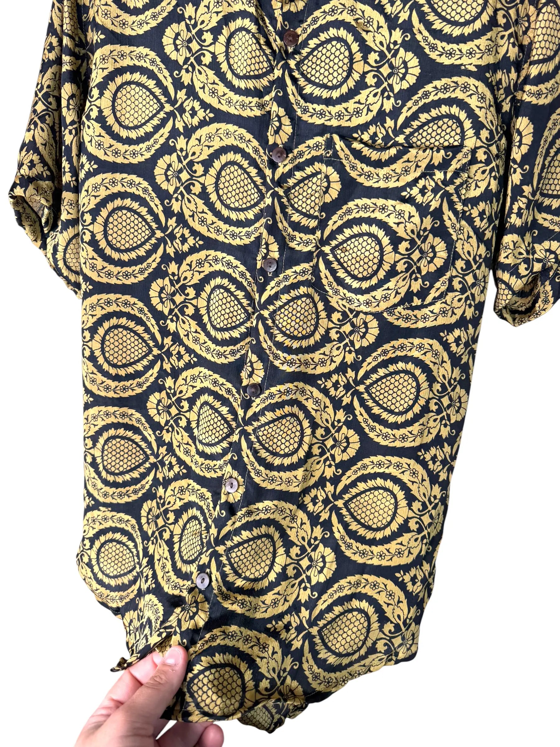Camicia Paisley Nera e Oro - Sari Upcycled - Taglia M