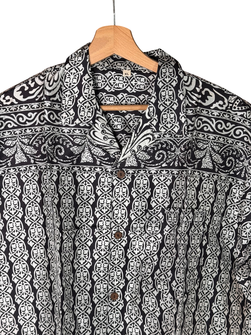 Camicia in Seta Sari Batik Balinese Nero e Bianco Unisex - Taglia XL