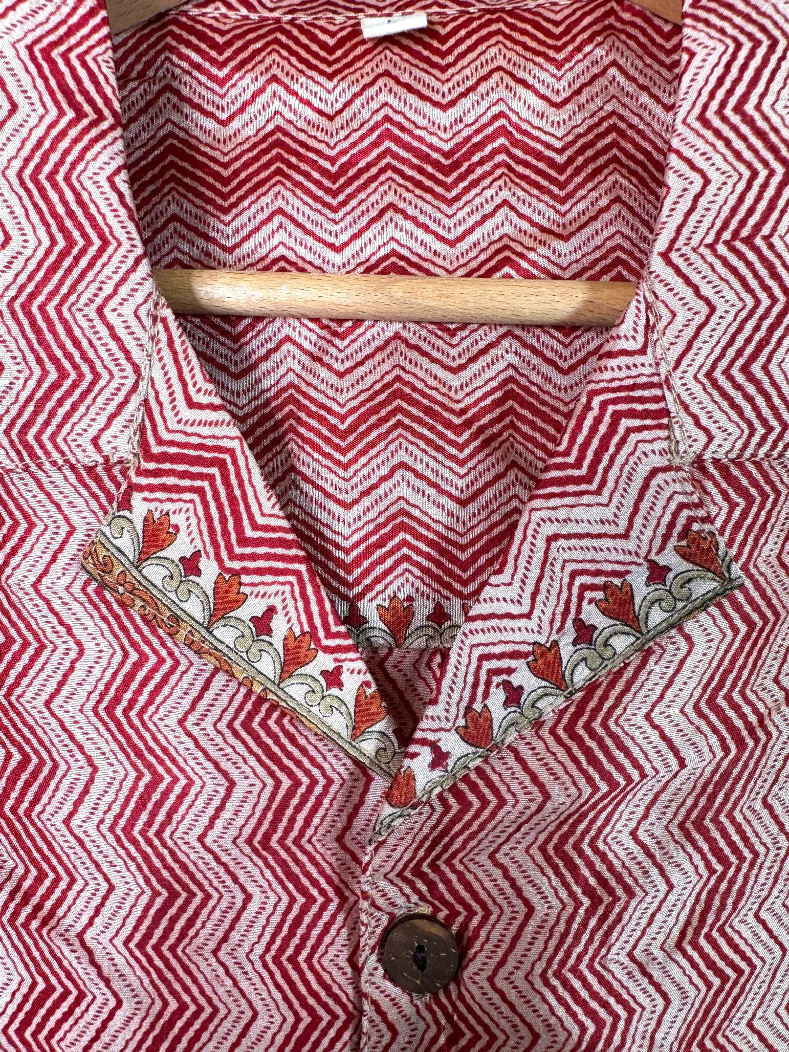 Camicia in Seta Sari Chevron Rosso e Avorio Unisex - Taglia L